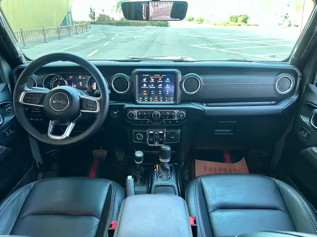 Jeep Wrangler PHEV — миниатюра 10