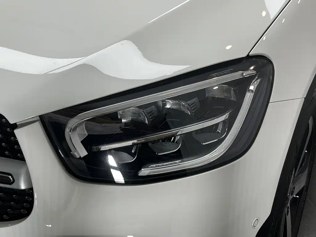 Mercedes-Benz GLC — миниатюра 10