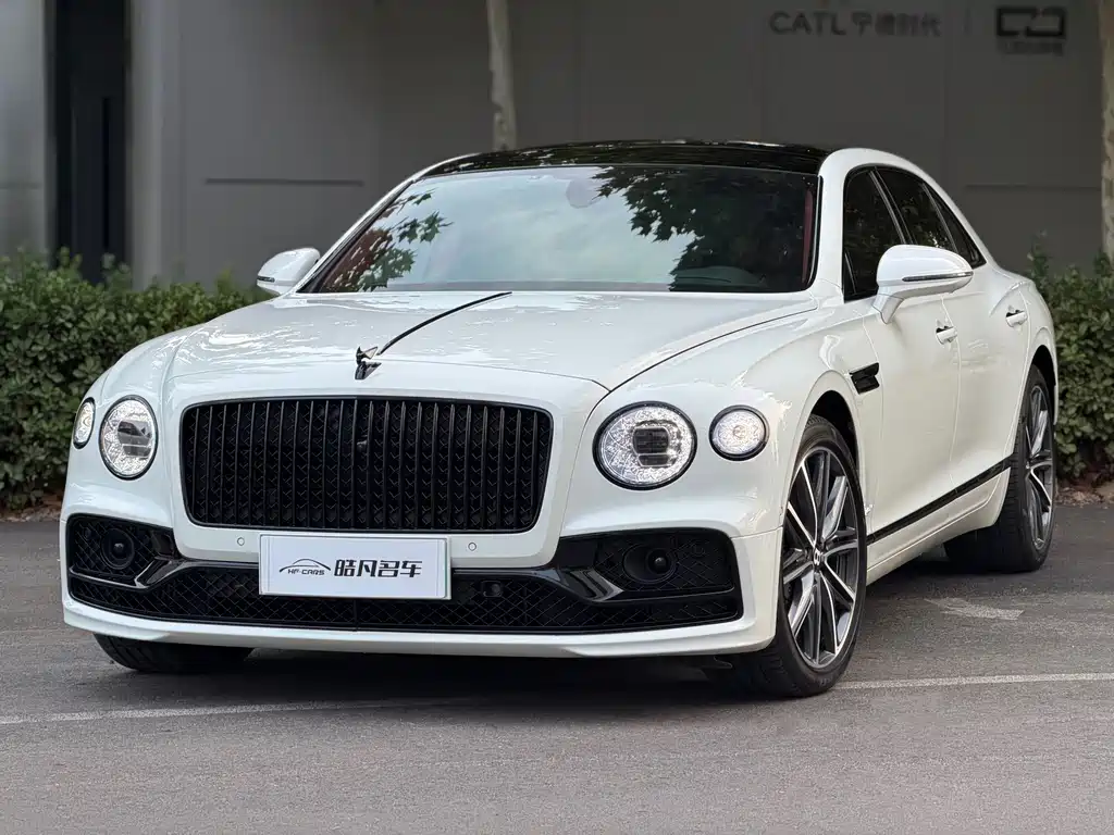 Bentley Flying Spur PHEV — миниатюра 5