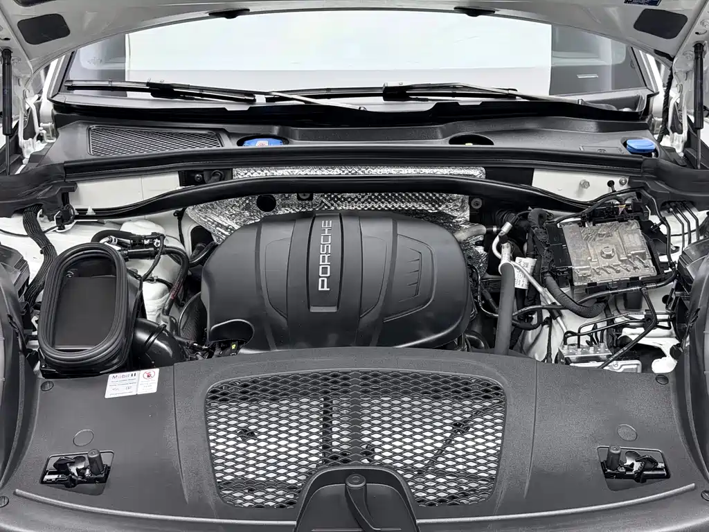 Porsche Macan — миниатюра 10