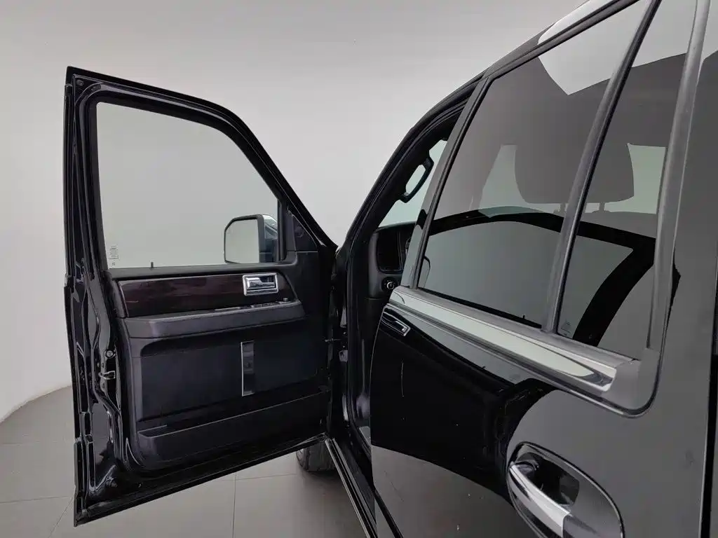 Lincoln Navigator — миниатюра 8
