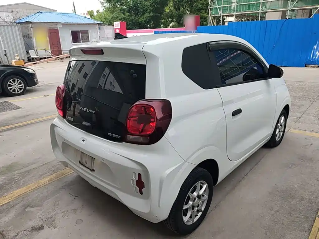 Roewe Clever — миниатюра 7