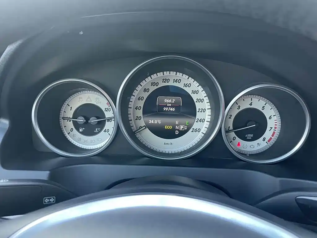 Mercedes-Benz E-Class (Import) — миниатюра 8