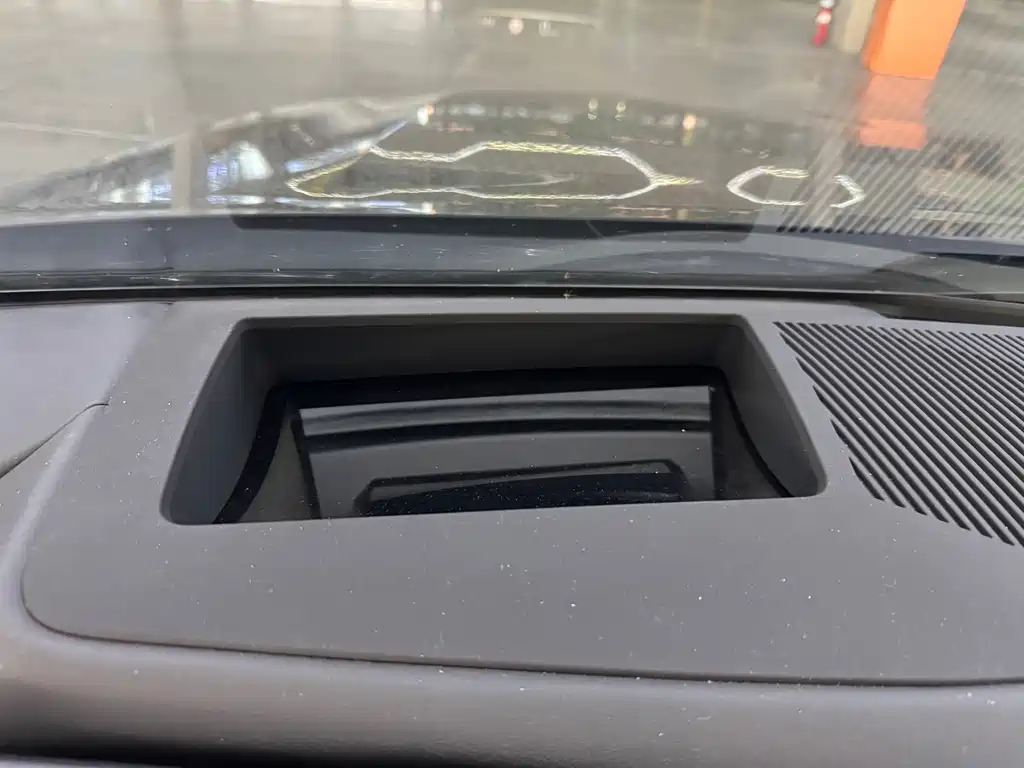 BMW 5 Series — миниатюра 10