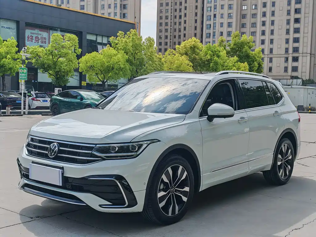 Volkswagen Tiguan L L 2024 330TSI AT R-Line