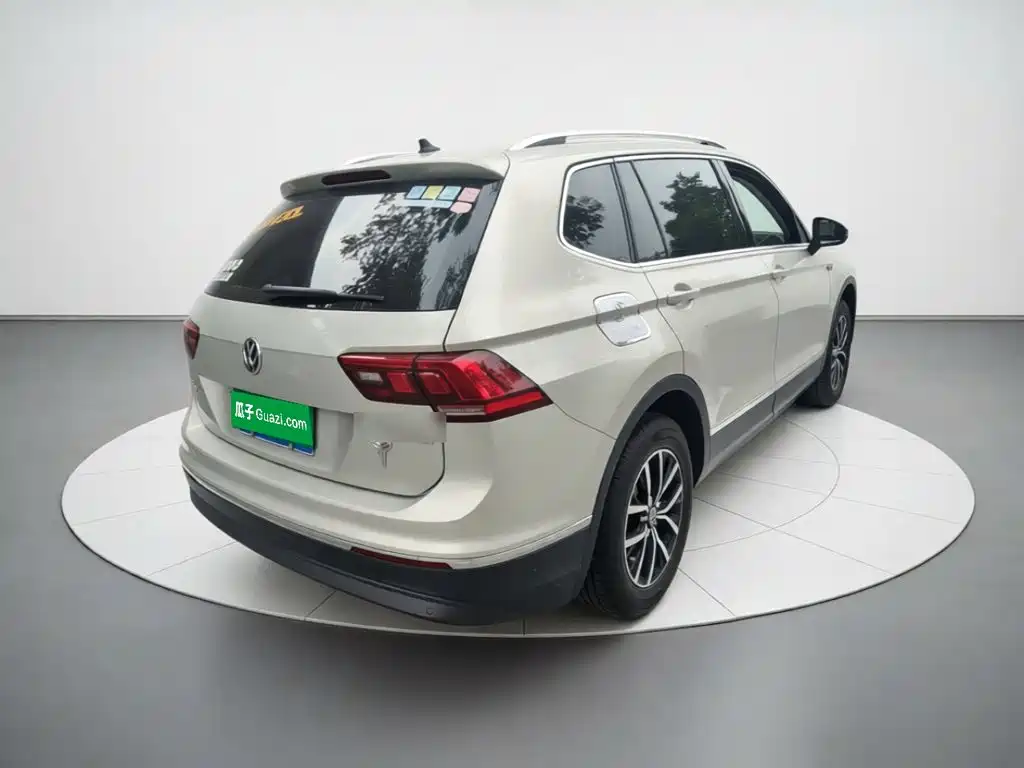 Volkswagen Tiguan L — миниатюра 4