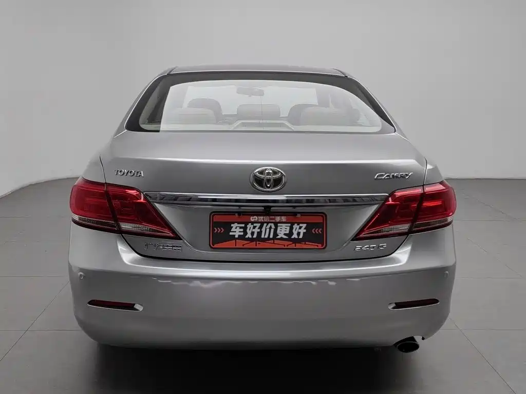 Toyota Camry — миниатюра 4