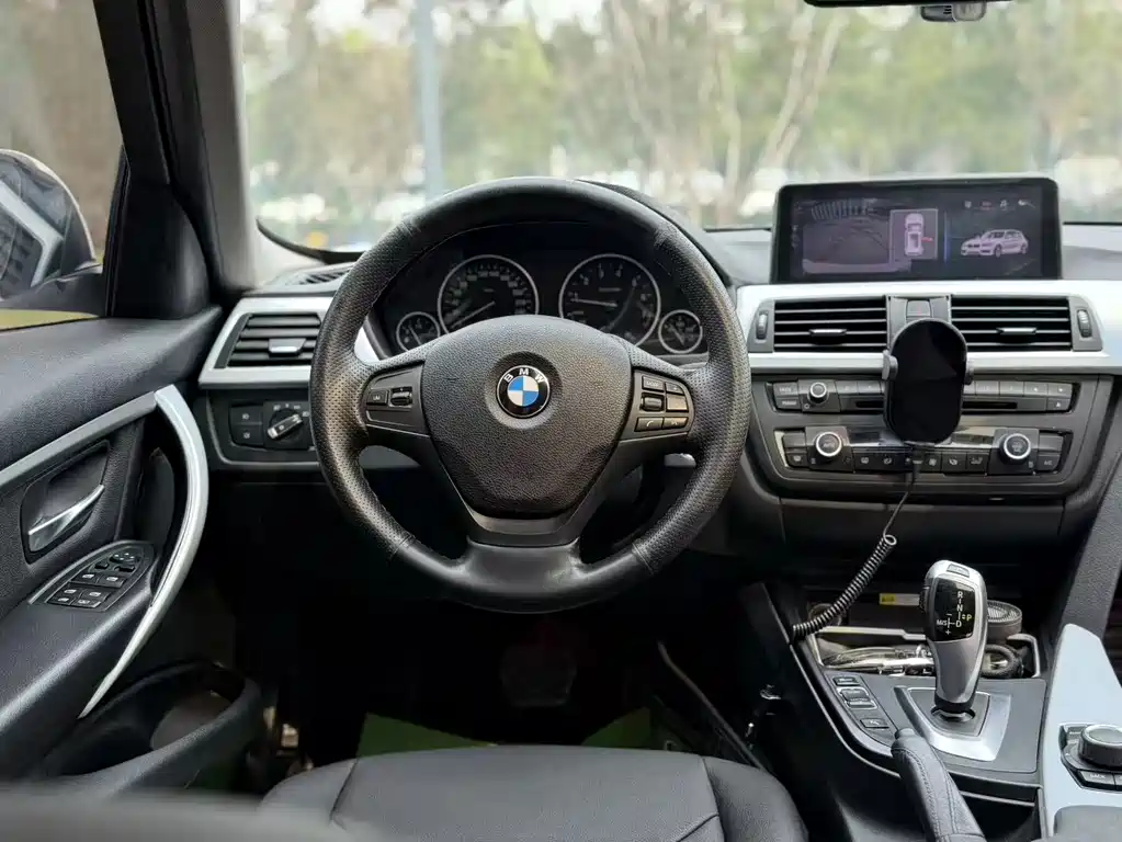 BMW 3 Series — миниатюра 8