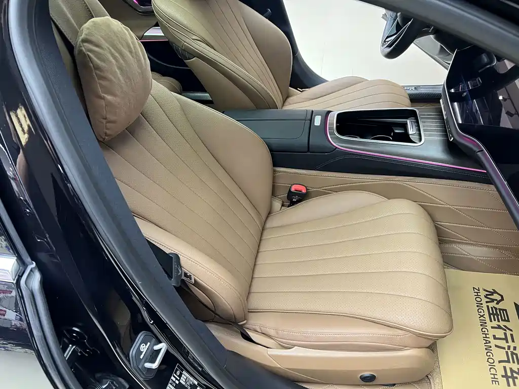 Mercedes-Benz E-Class — миниатюра 12