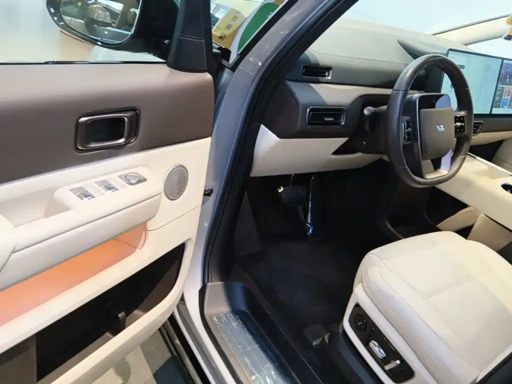 Li Auto Li MEGA — миниатюра 16
