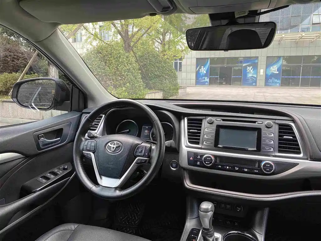 Toyota Highlander — миниатюра 9