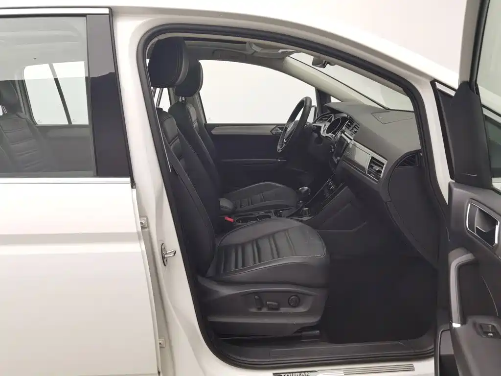 Volkswagen Touran — миниатюра 23