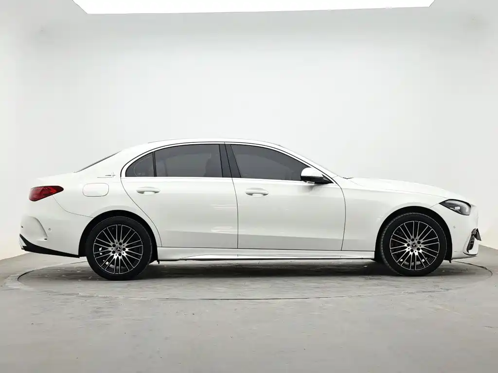 Mercedes-Benz C-Class — миниатюра 5