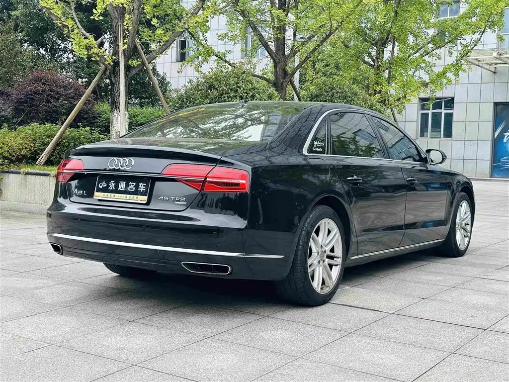 Audi A8 — миниатюра 5