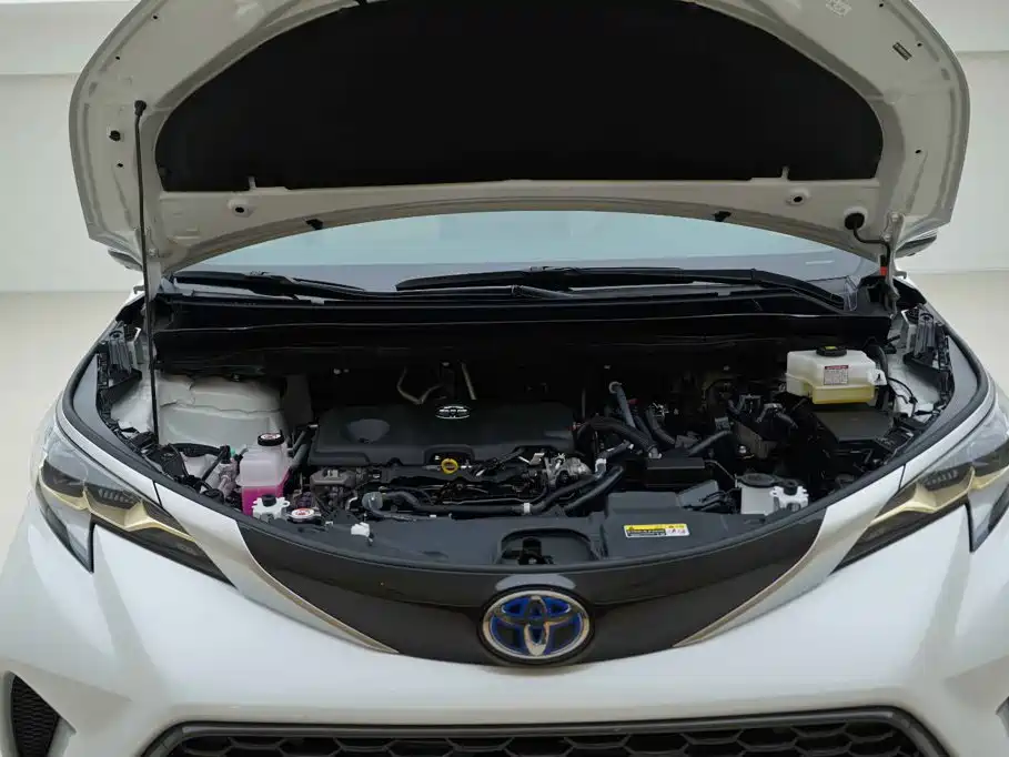 Toyota Granvia — миниатюра 6
