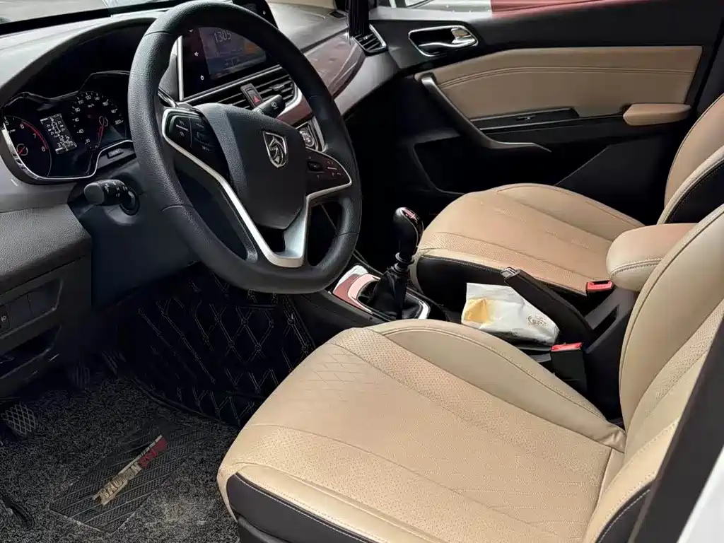 Baojun 310 — миниатюра 4