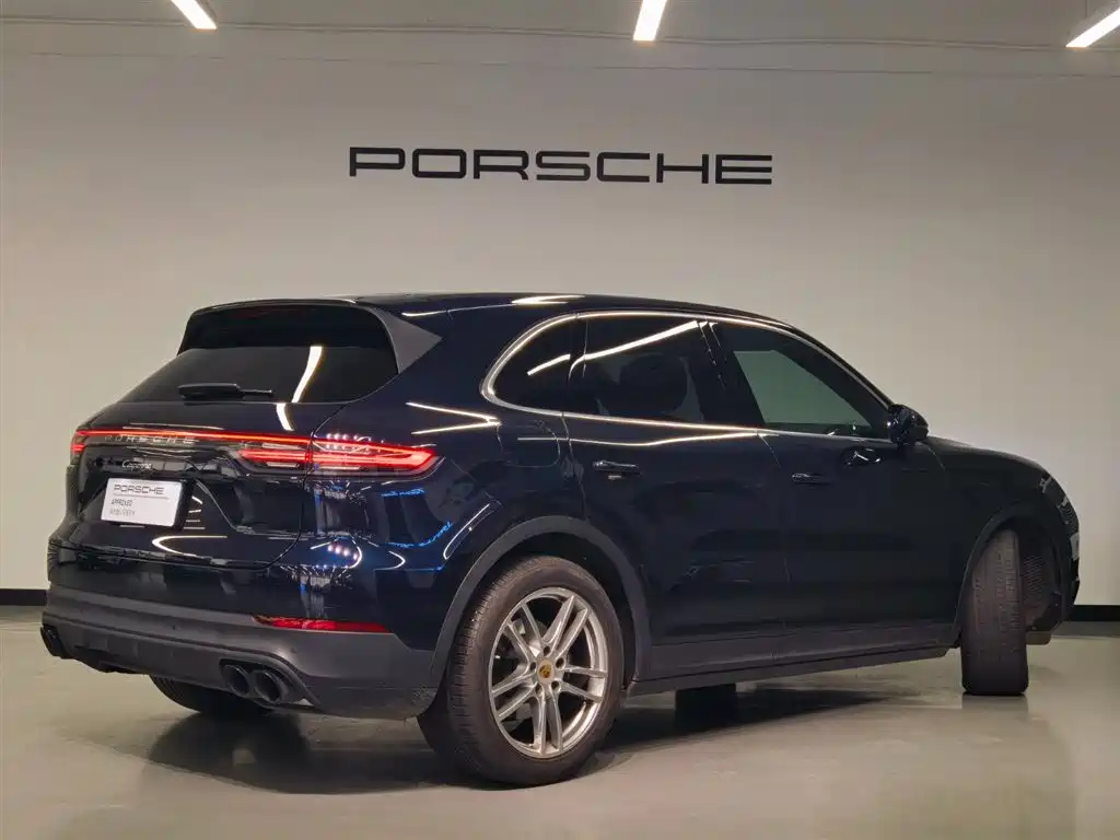 Porsche Cayenne — миниатюра 5