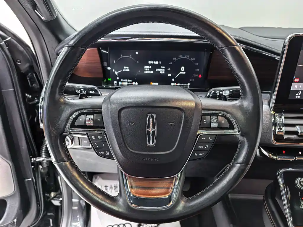 Lincoln Navigator — миниатюра 14