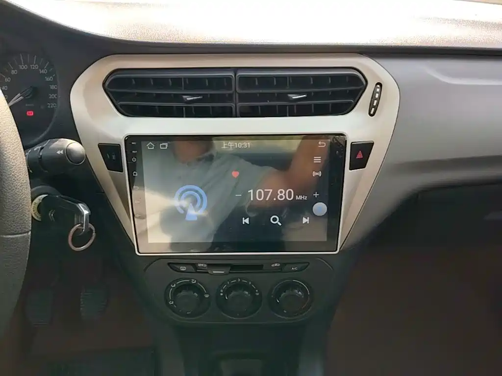 Citroen Elysee — миниатюра 13