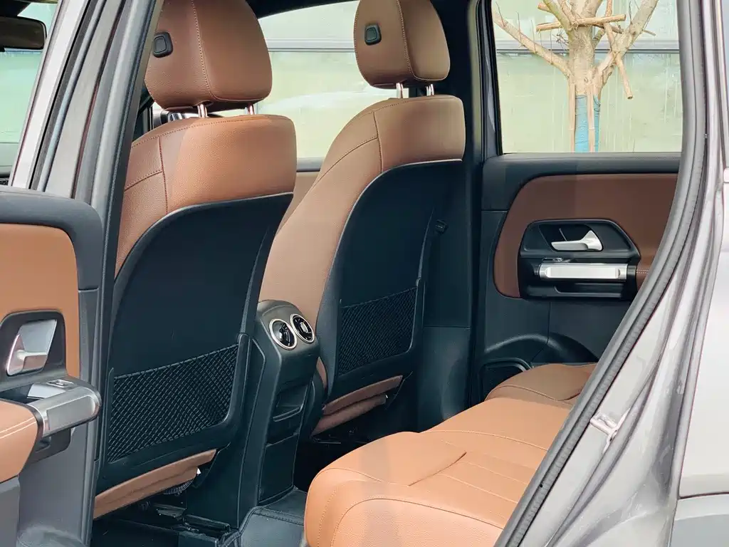 Mercedes-Benz GLB — миниатюра 16