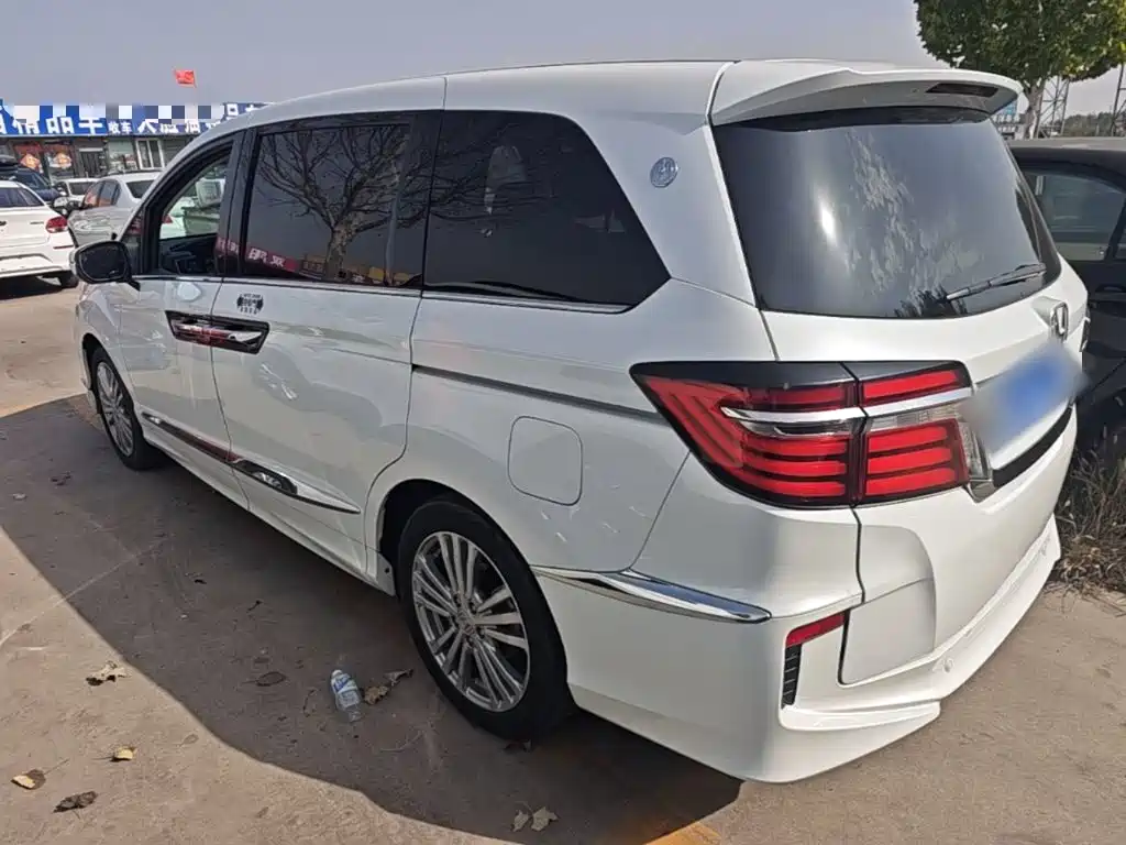 Honda Elysion — миниатюра 5