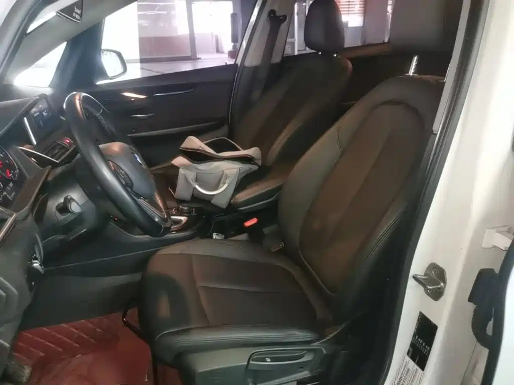 BMW 2 Series Active Tourer — миниатюра 15