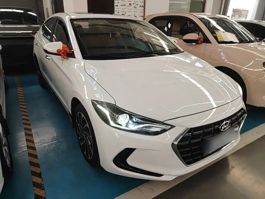 Hyundai Elantra — миниатюра 4