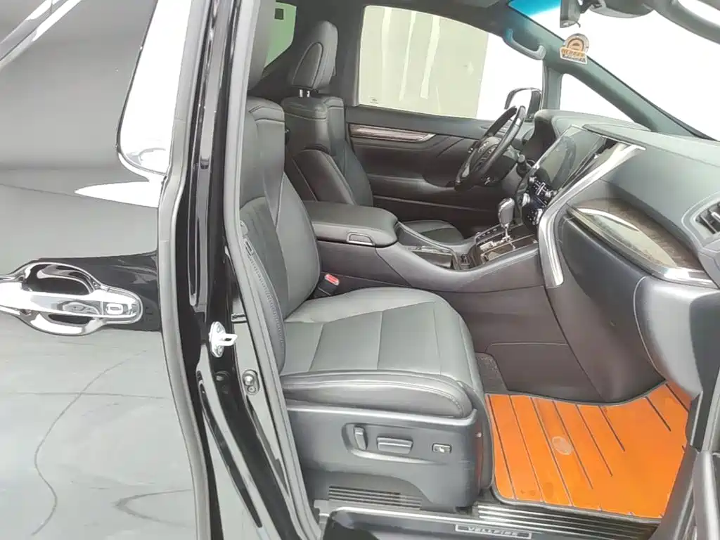 Toyota Vellfire — миниатюра 25