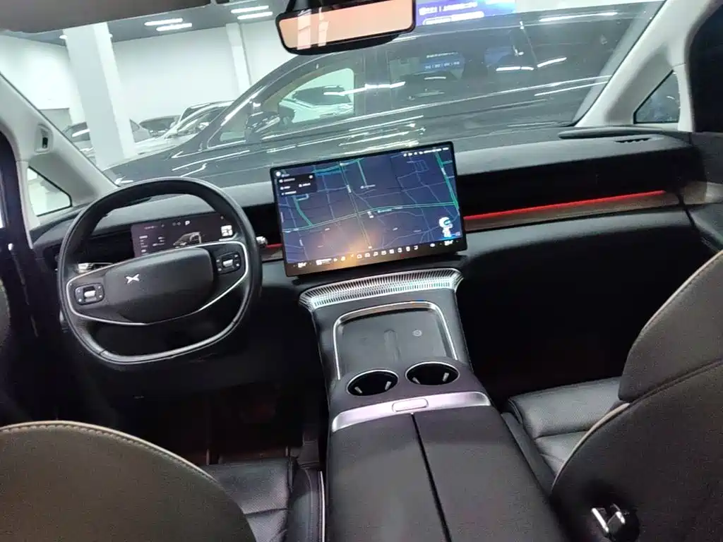 XPeng X9 — миниатюра 10