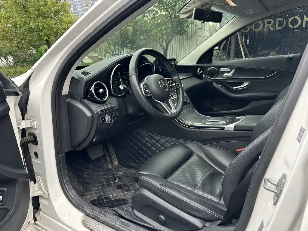 Mercedes-Benz C-Class — миниатюра 8