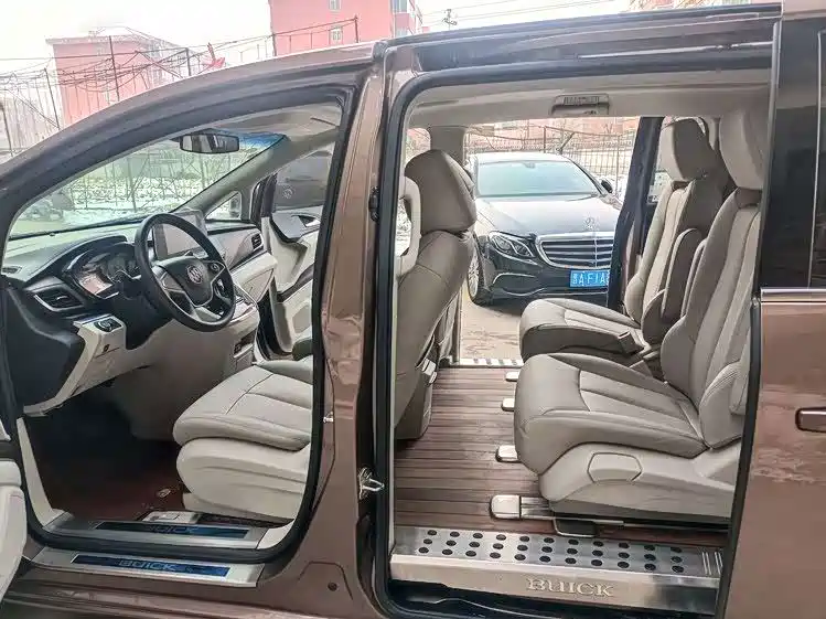 Buick GL8 — миниатюра 12