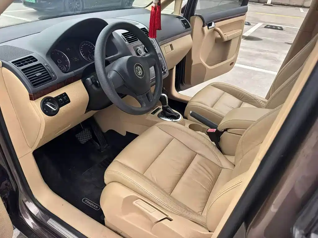 Volkswagen Touran — миниатюра 4