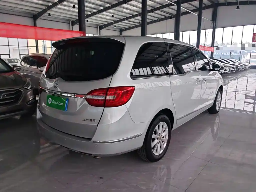 Buick GL8 — миниатюра 7