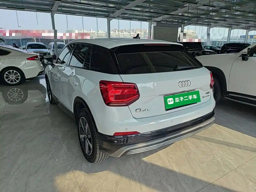 Audi Q2L e-tron — миниатюра 5