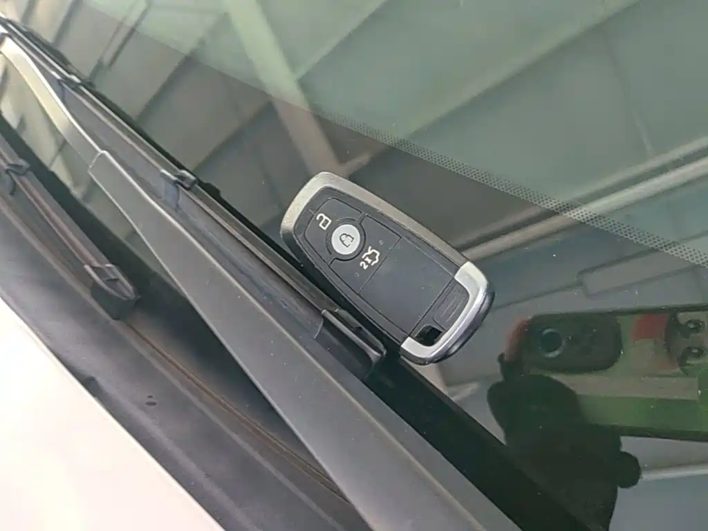 Ford Mondeo — миниатюра 9