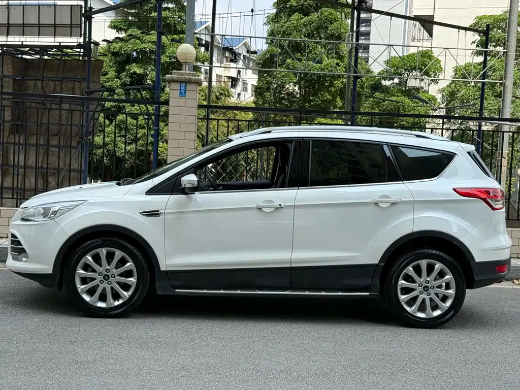 Ford Kuga — миниатюра 5