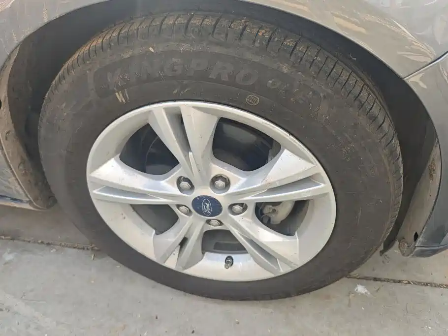 Ford Focus — миниатюра 6