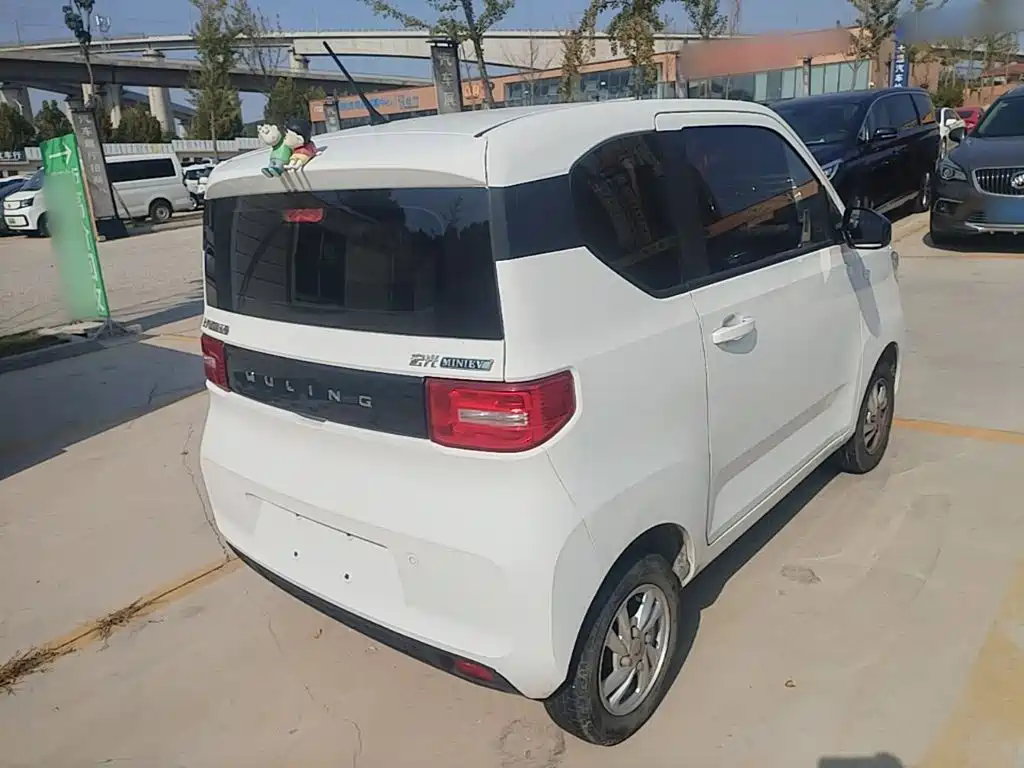 Wuling MINIEV — миниатюра 7