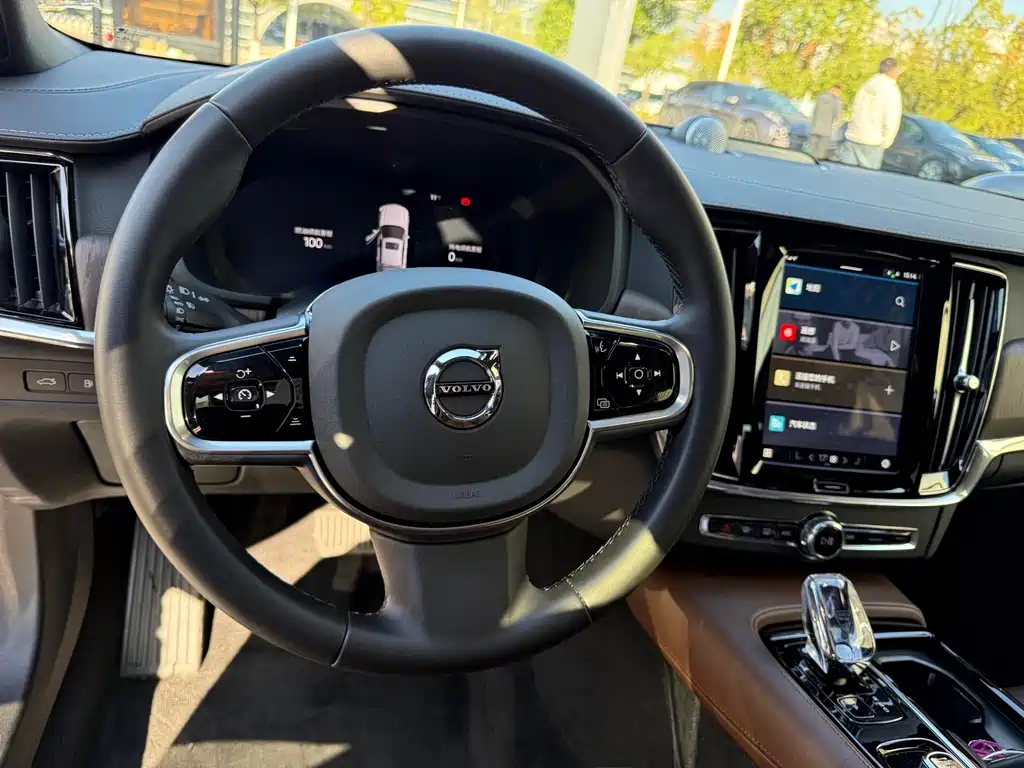 VOLVO S90 PLUG IN HYBRID