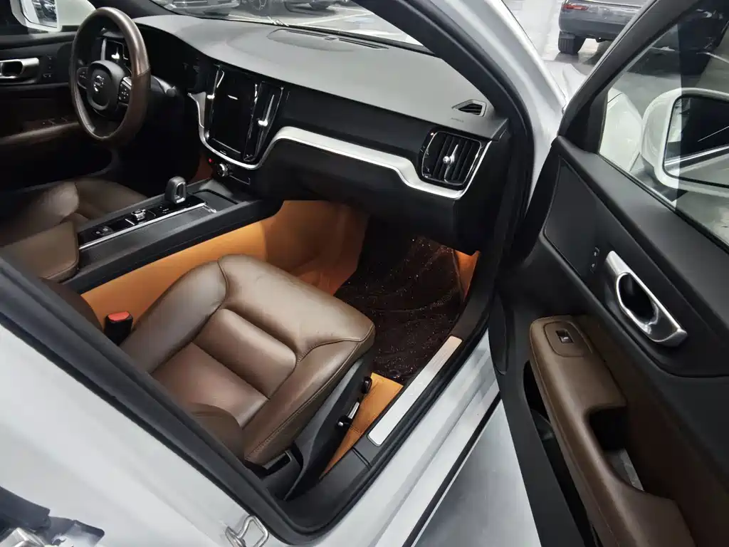 Volvo S60 — миниатюра 7