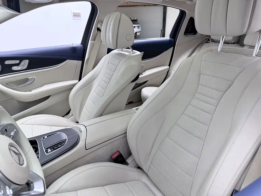 Mercedes-Benz E-Class — миниатюра 25