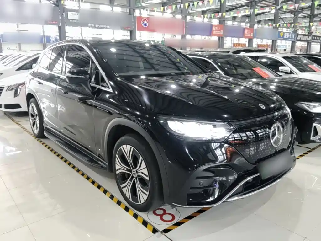Mercedes-Benz EQE SUV — миниатюра 4