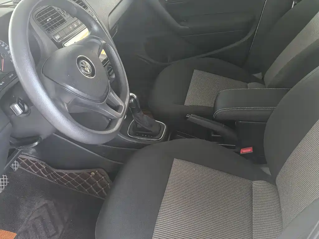 Volkswagen Polo — миниатюра 4