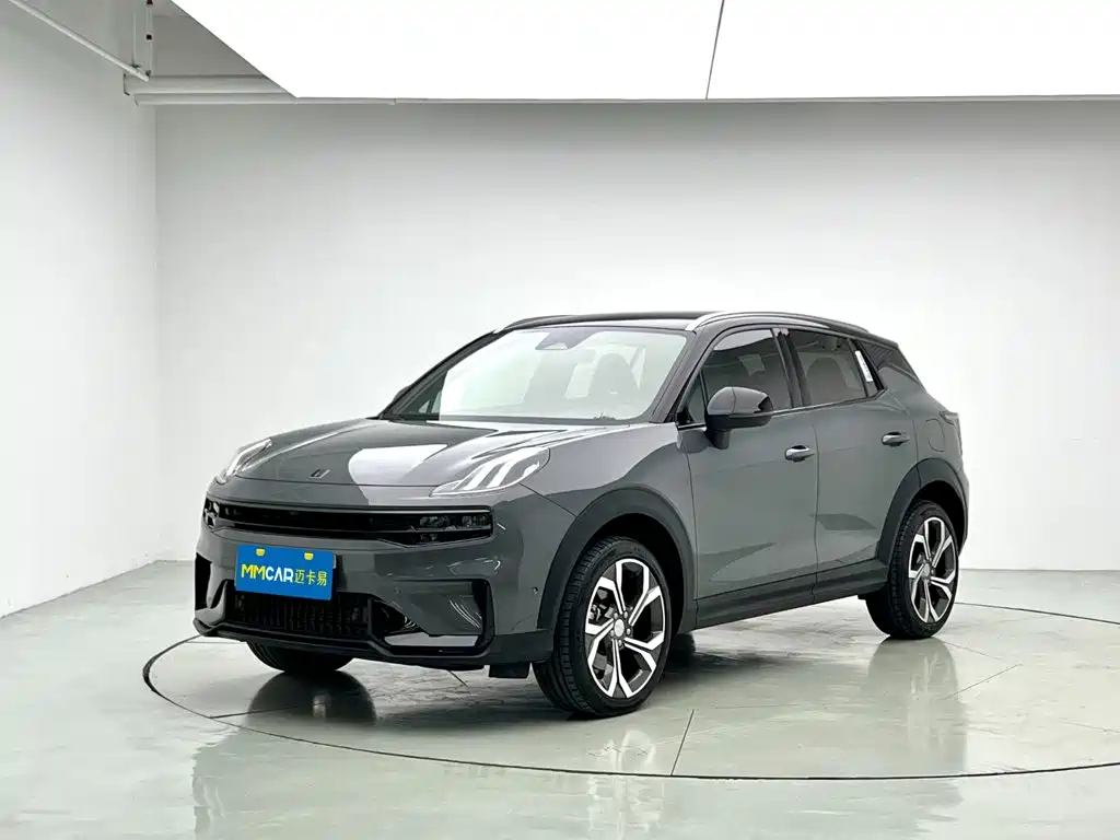 Lynk & Co 06