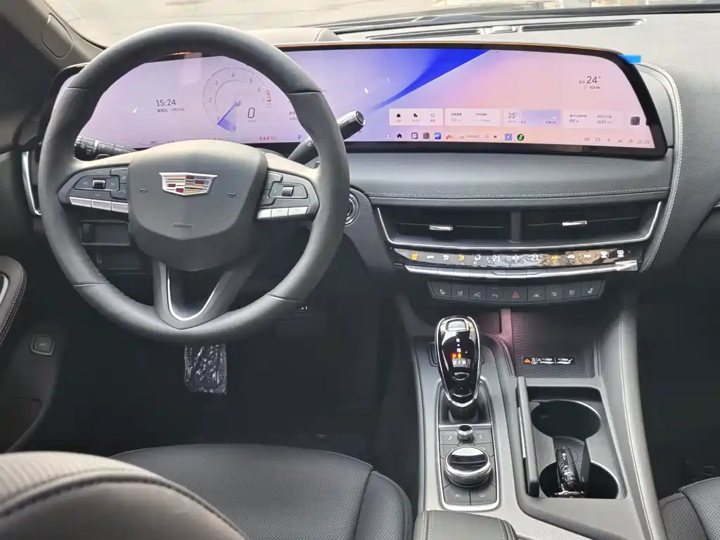 Cadillac CT5 — миниатюра 15