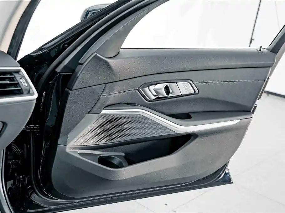 BMW 3 Series — миниатюра 13