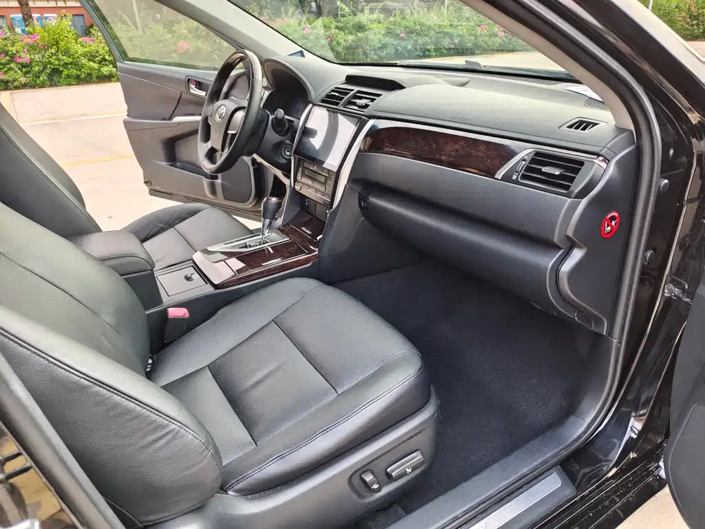 Toyota Camry — миниатюра 6