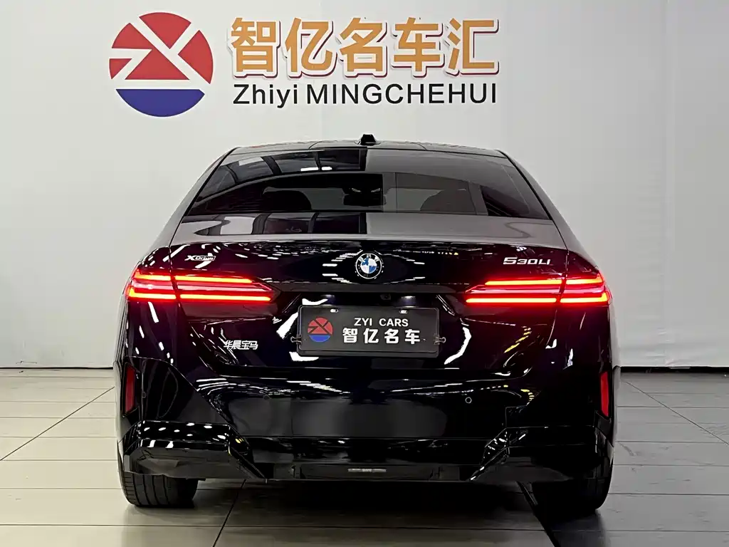 BMW 5 Series — миниатюра 12