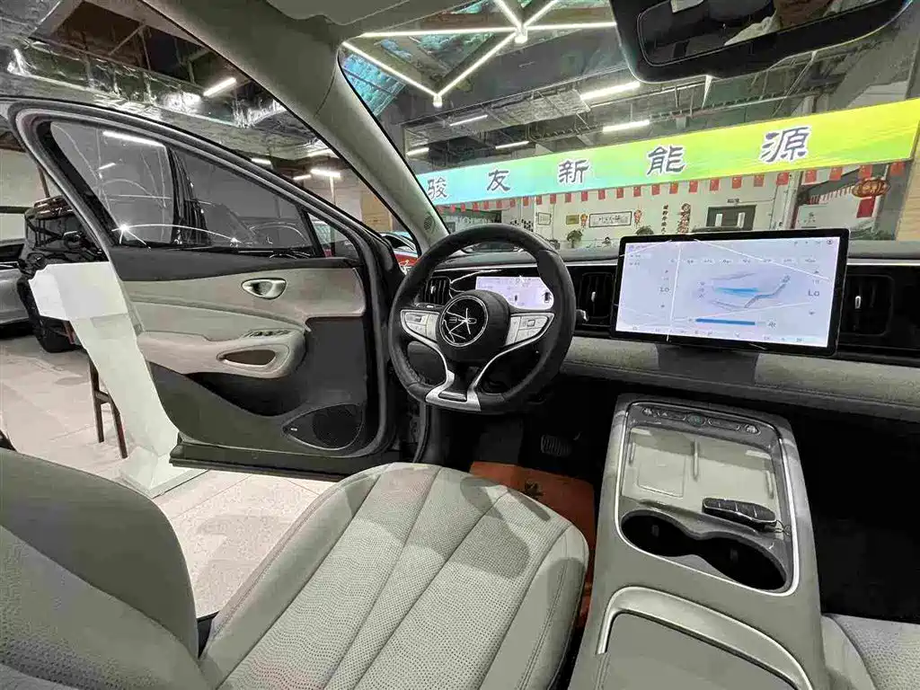 BYD Sealion 05 EV — миниатюра 24