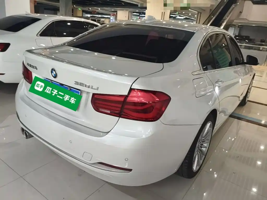 BMW 3 Series — миниатюра 7